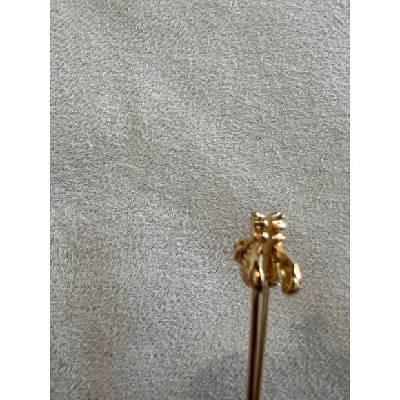 Elegant Gold Bee Ring Holder for Cigarettes or Joint Holder - Picture 4 of 6